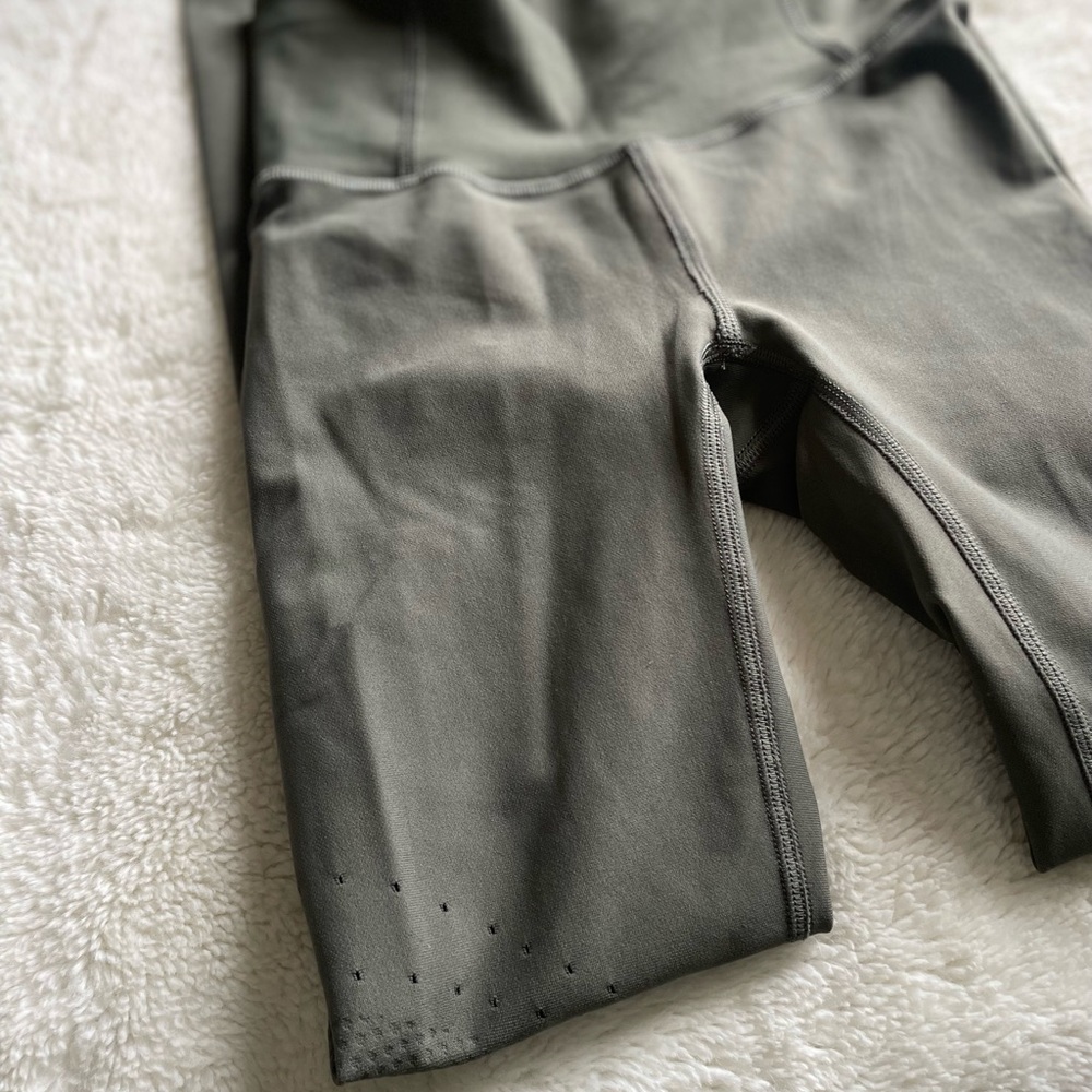 Lululemon Athletica Detailed Leggings - Picture 5 of 10